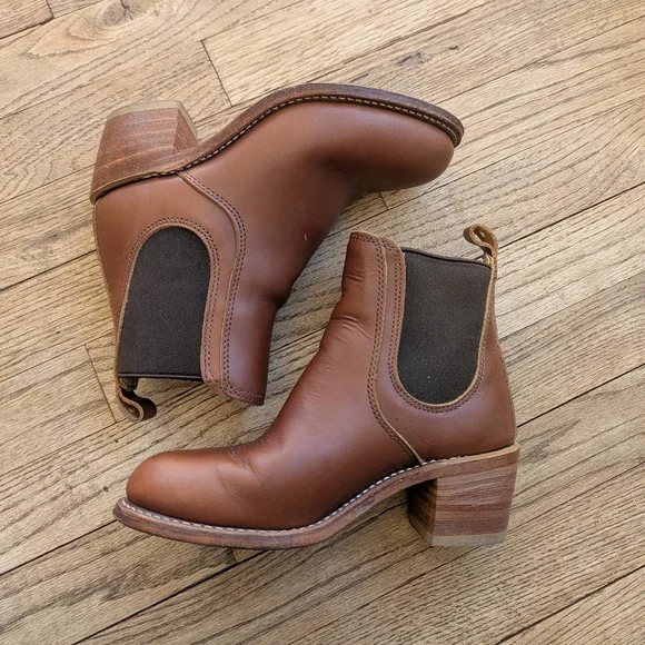 Red Wing Harriet Heeled Chelsea Boot - Picture 2 of 6